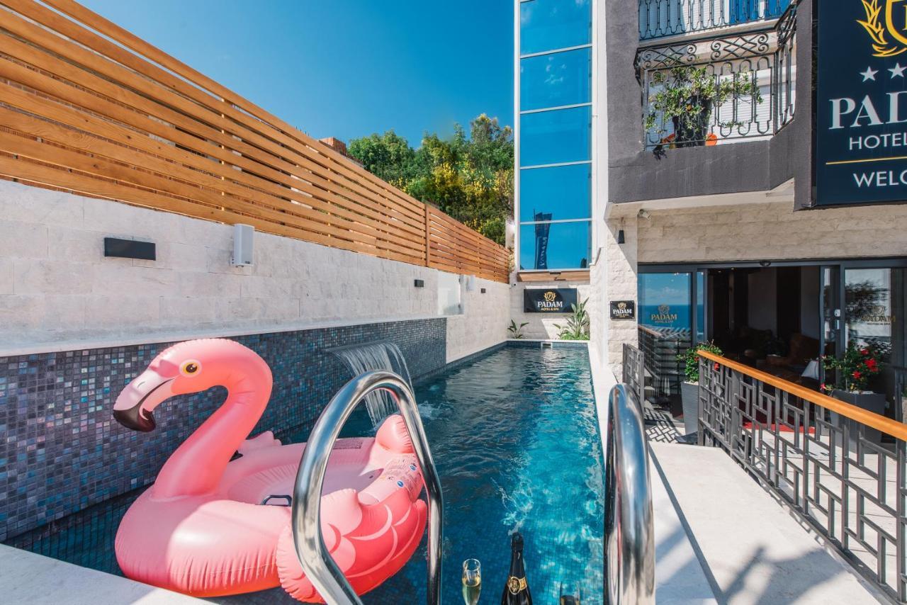 Padam Hotel & Spa 울친 외부 사진