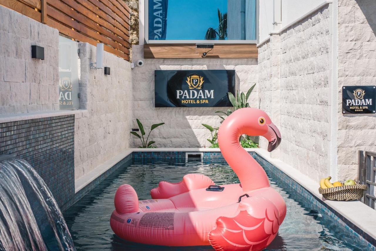 Padam Hotel & Spa 울친 외부 사진