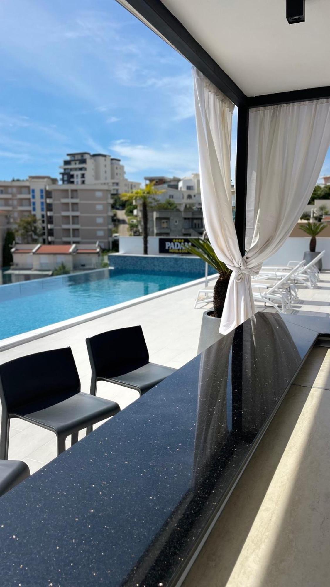 Padam Hotel & Spa 울친 외부 사진