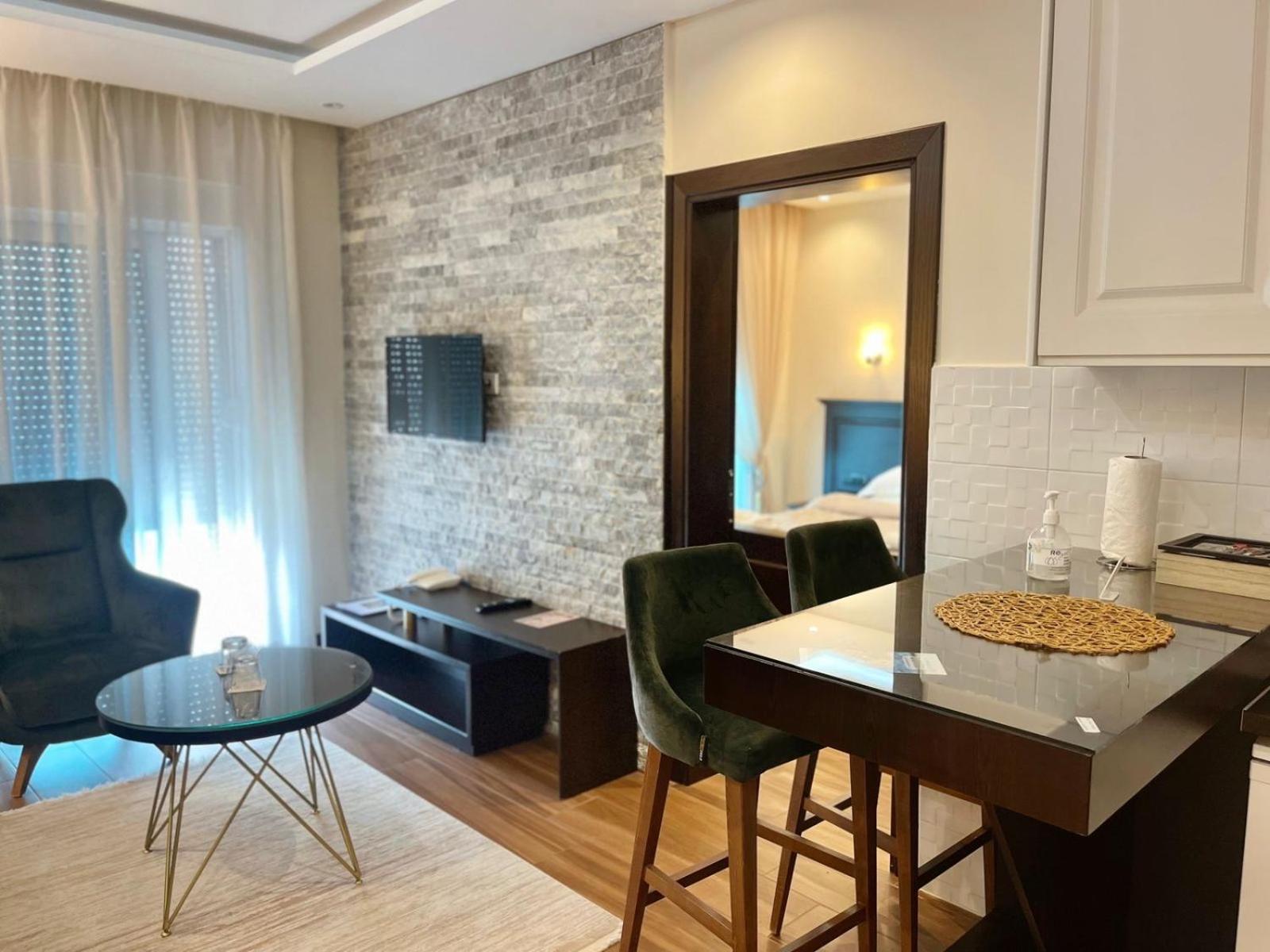 Padam Hotel & Spa 울친 외부 사진
