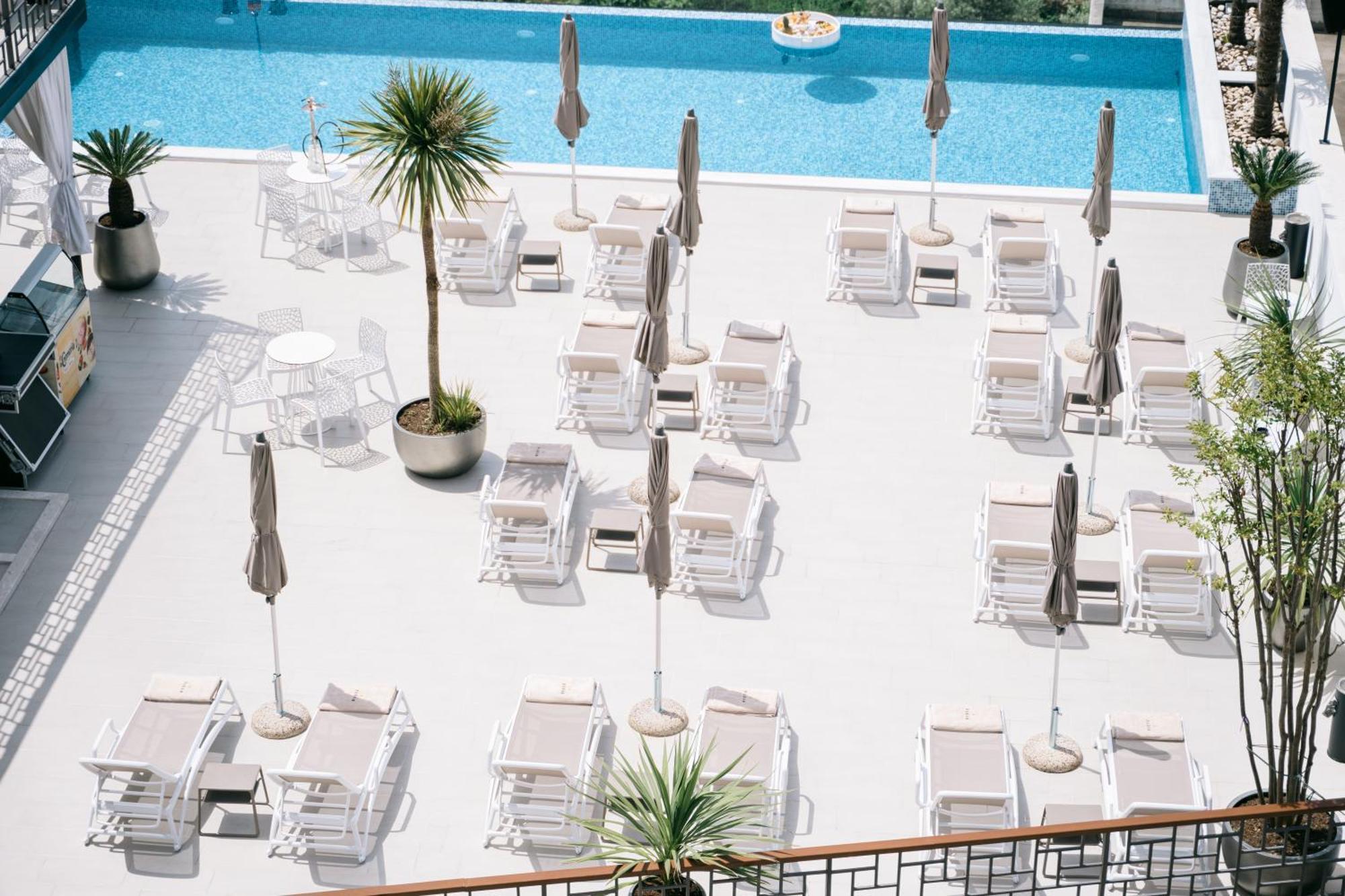 Padam Hotel & Spa 울친 외부 사진