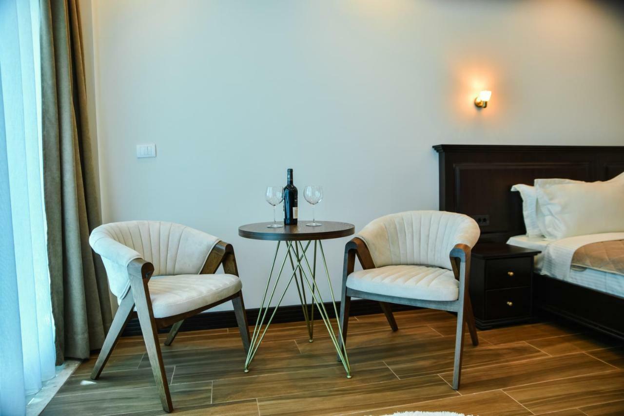 Padam Hotel & Spa 울친 외부 사진