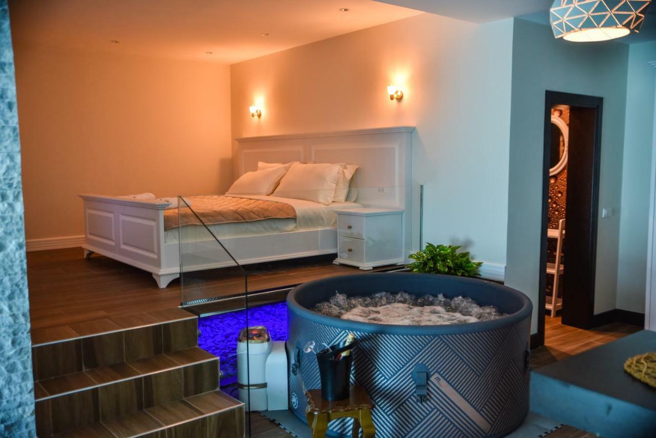 Padam Hotel & Spa 울친 외부 사진