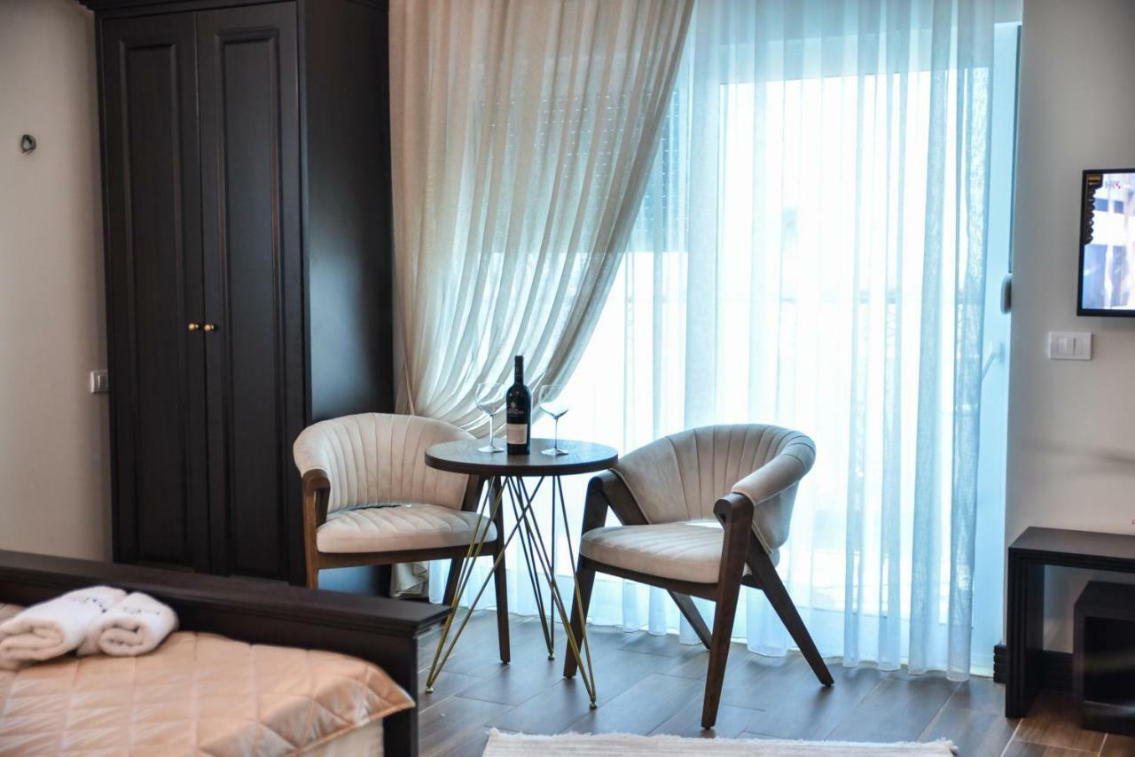 Padam Hotel & Spa 울친 외부 사진